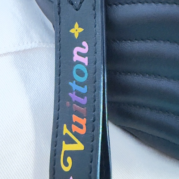 Louis Vuitton “New Wave” Bumbag Quilted Calfskin Belt Bag Black LV Crossbody - Picture 4 of 12